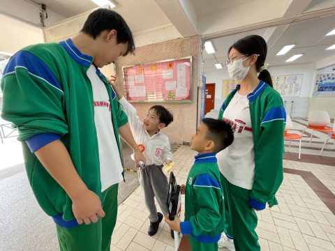 澳門世界宣明會校內賣旗 - 11